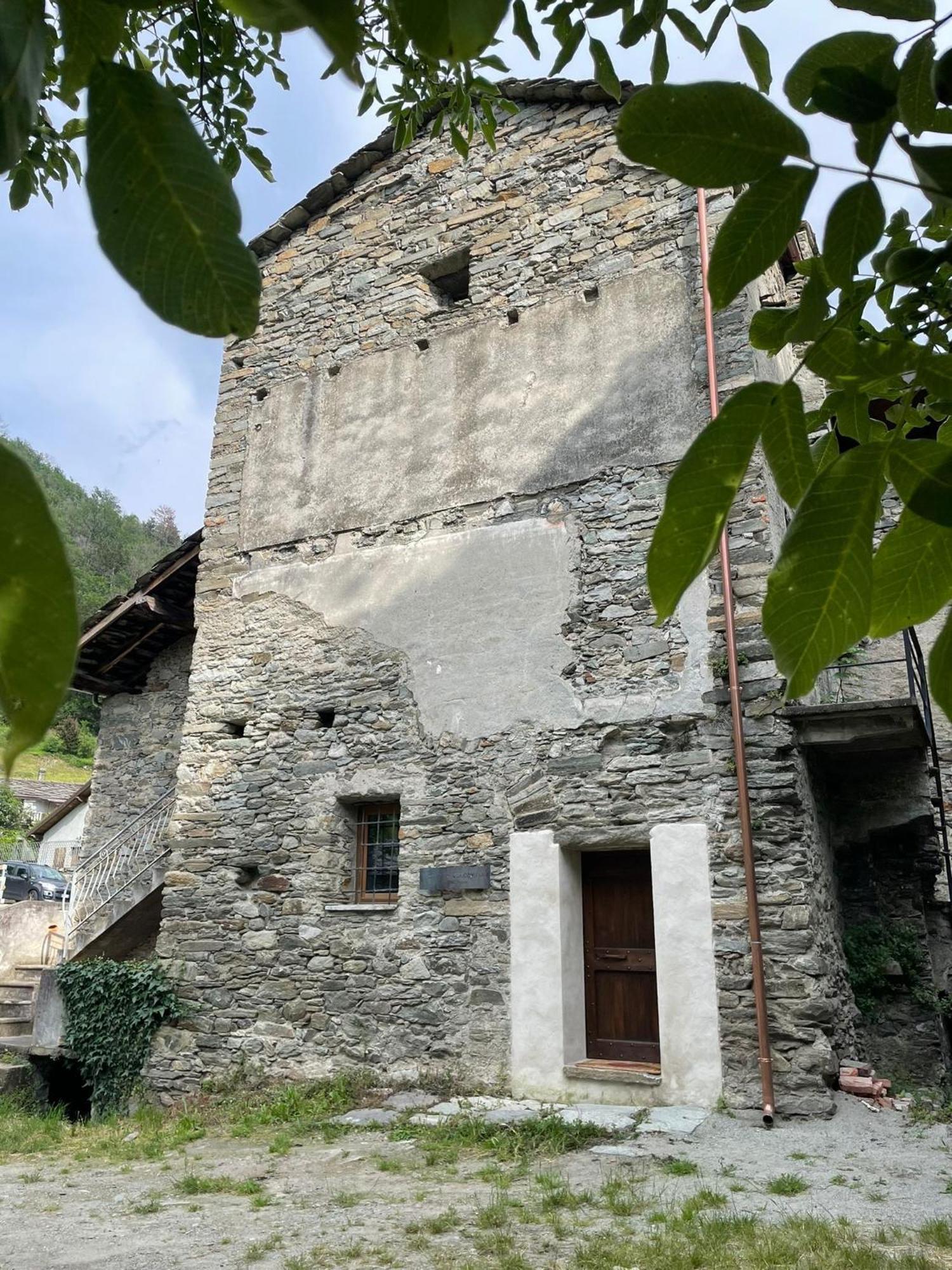 Apartmán La Torre Colombaia - Monumento Del 1400 Arnad Exteriér fotografie
