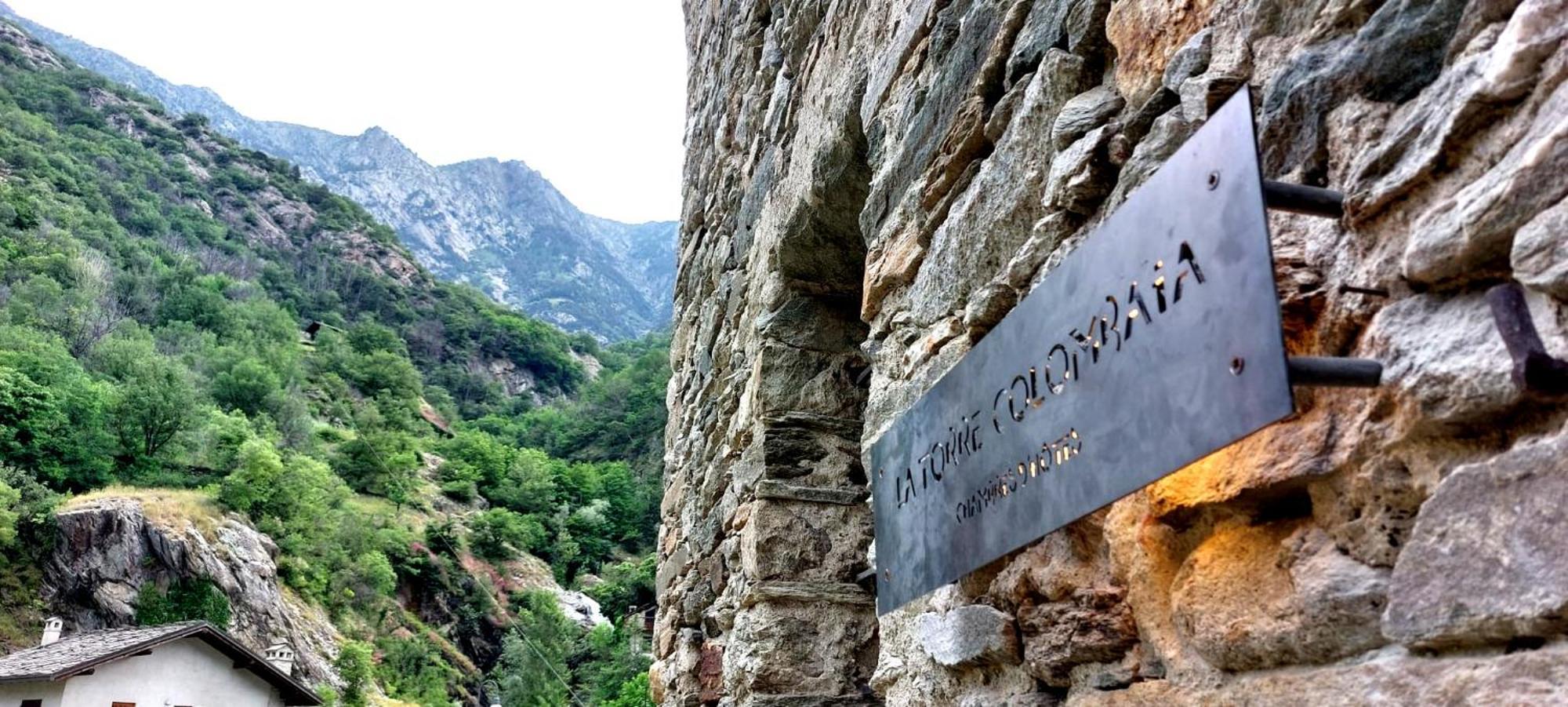 Apartmán La Torre Colombaia - Monumento Del 1400 Arnad Exteriér fotografie