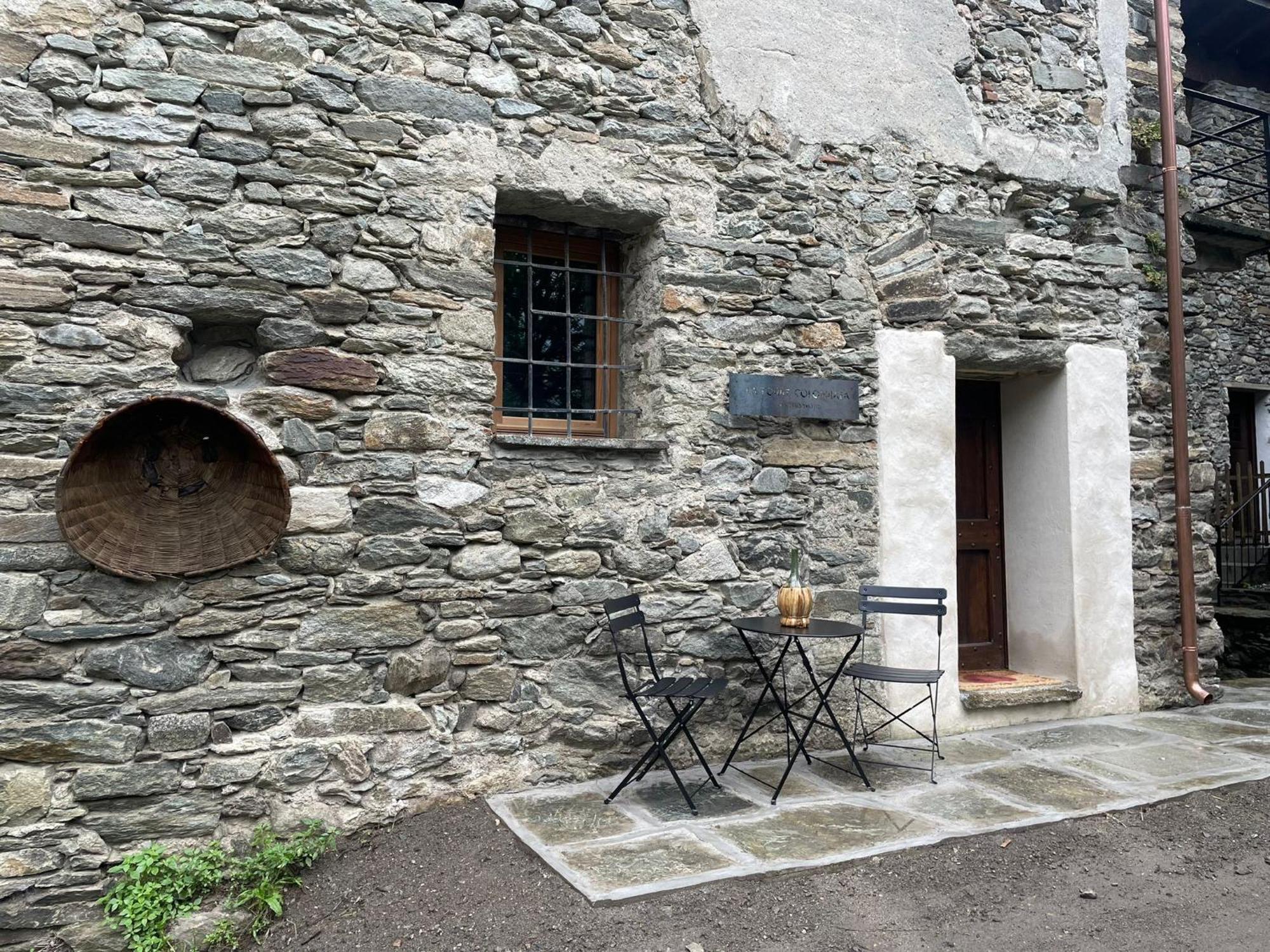 Apartmán La Torre Colombaia - Monumento Del 1400 Arnad Exteriér fotografie